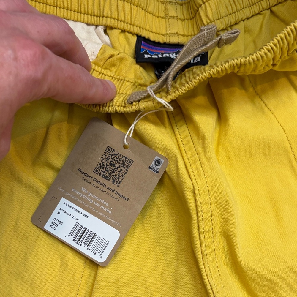 Patagonia Women’s Funhoggers Shorts Surfboard Yellow XS NWT Athleisure Outdoor - Picture 2 of 9
